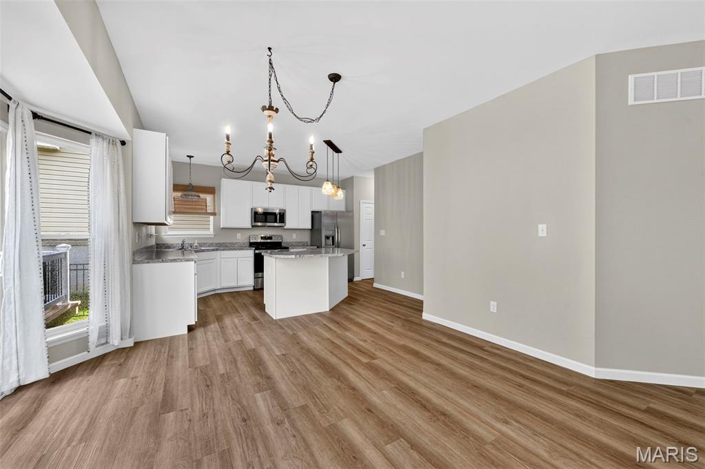 866 Boulder Crest Court Property Photo 16