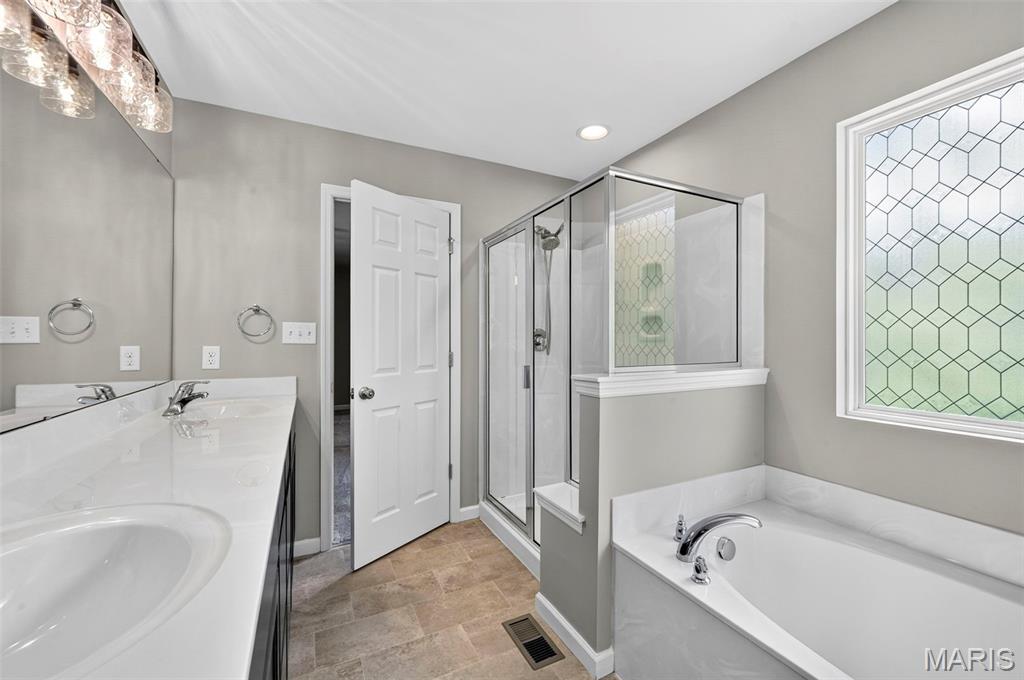 866 Boulder Crest Court Property Photo 24