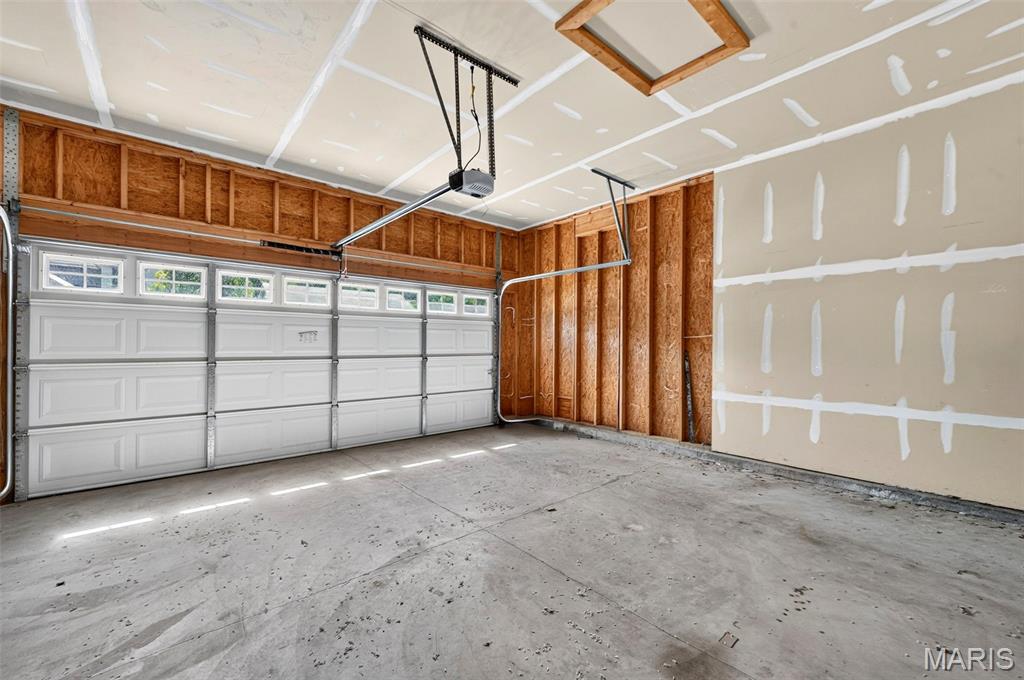 866 Boulder Crest Court Property Photo 32