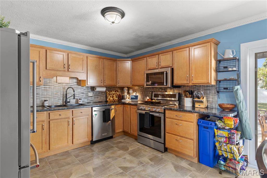 1104 Briarwood Drive Property Photo 10