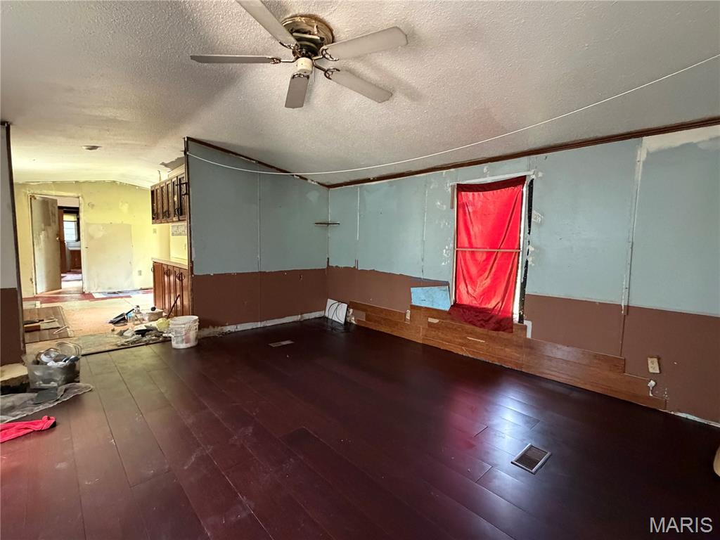 14192 Klondike Road Property Photo 3