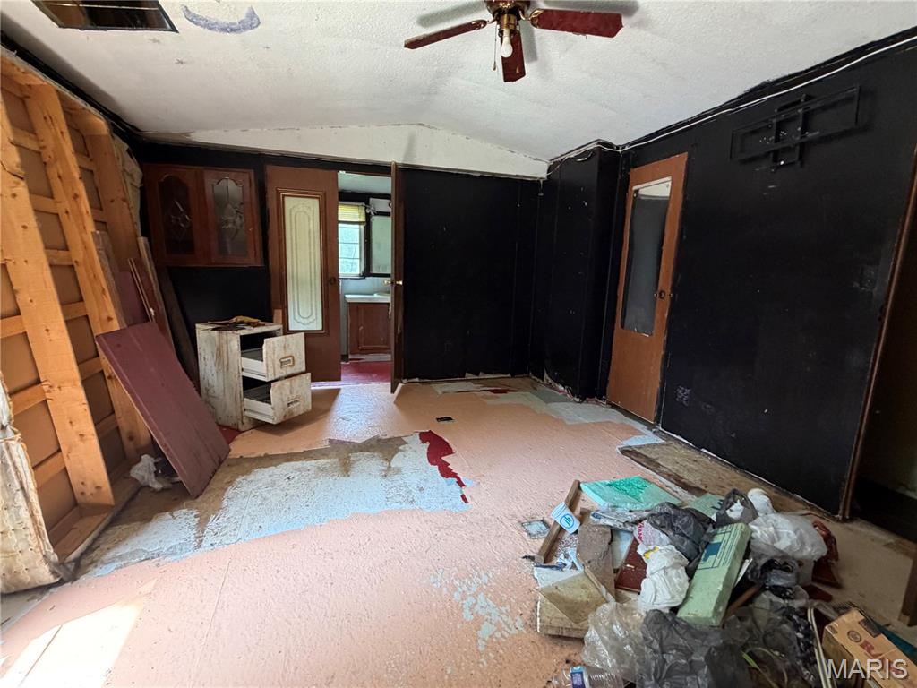 14192 Klondike Road Property Photo 5
