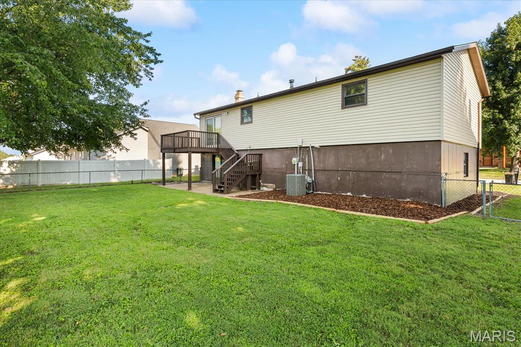 2100 Tampico Drive Property Photo 2