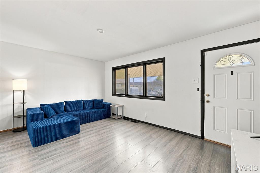 3319 Royal Domain Drive Property Photo 4