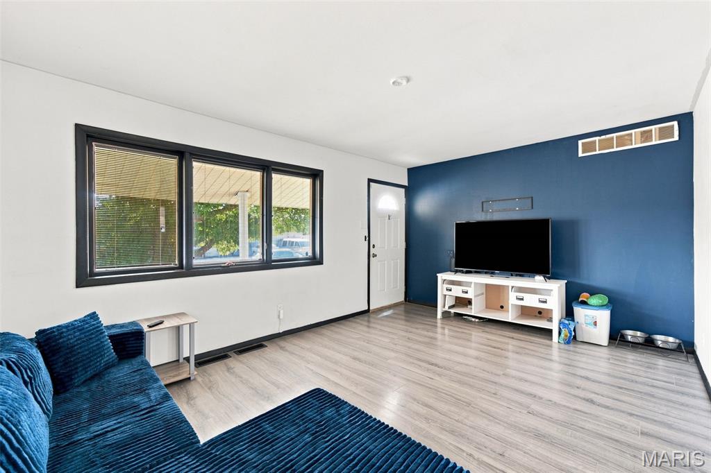 3319 Royal Domain Drive Property Photo 6