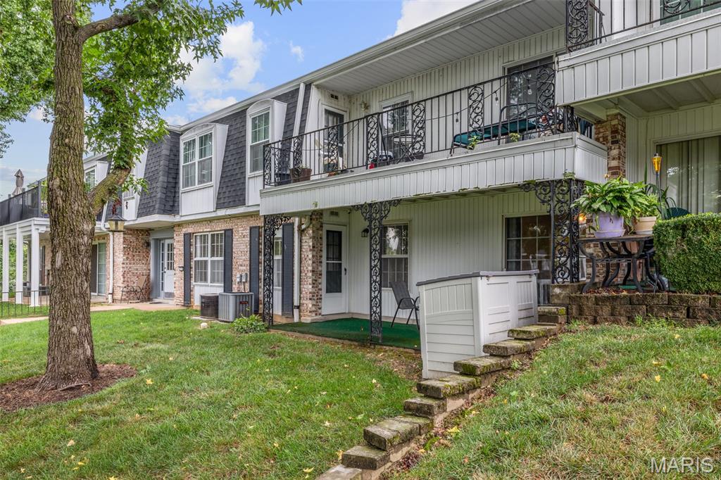 1716 Mayenne Court B Property Photo 4