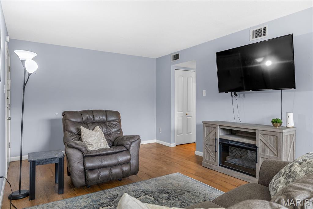 1716 Mayenne Court B Property Photo 8