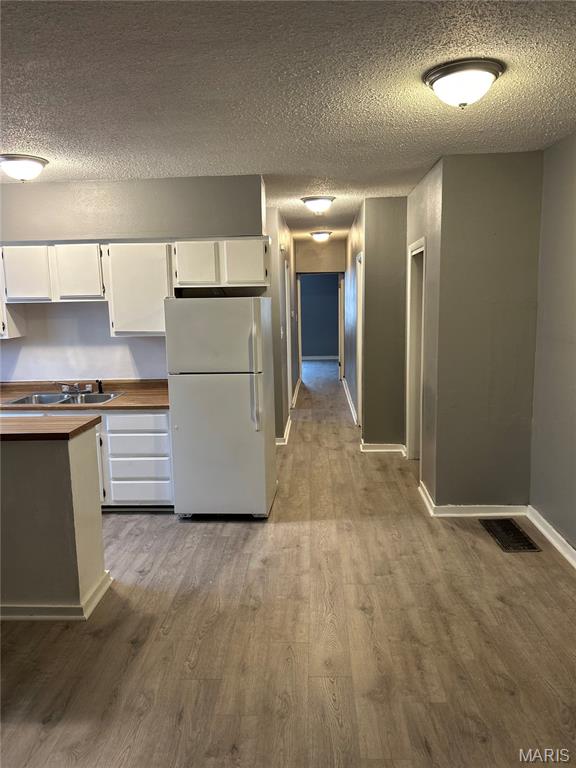 5976 Wabada Avenue Property Photo 4