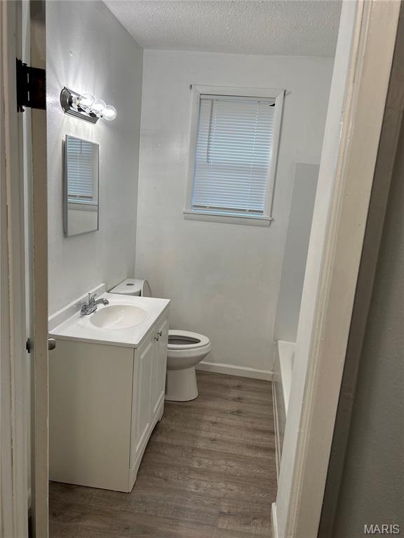 5976 Wabada Avenue Property Photo 6
