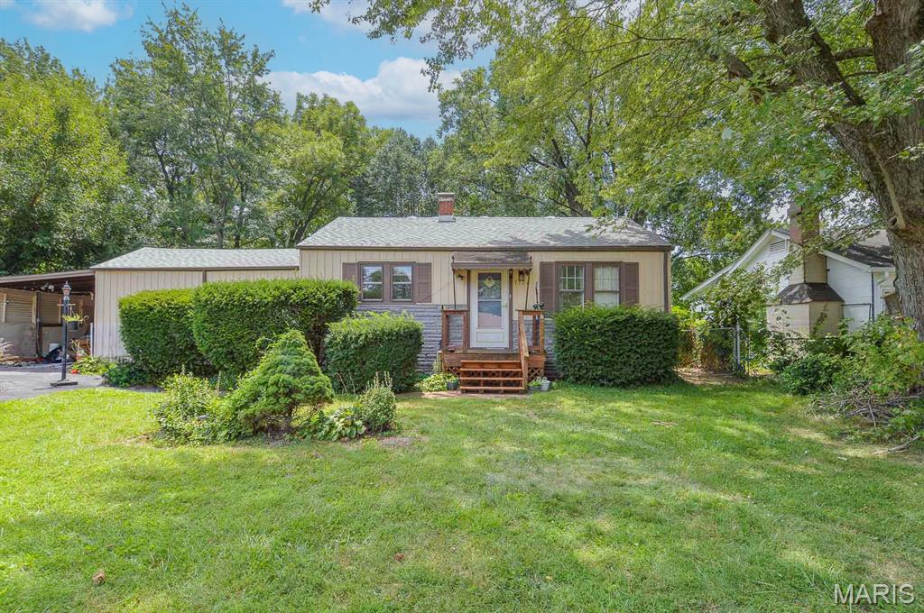 9120 Summit Drive Property Photo 1