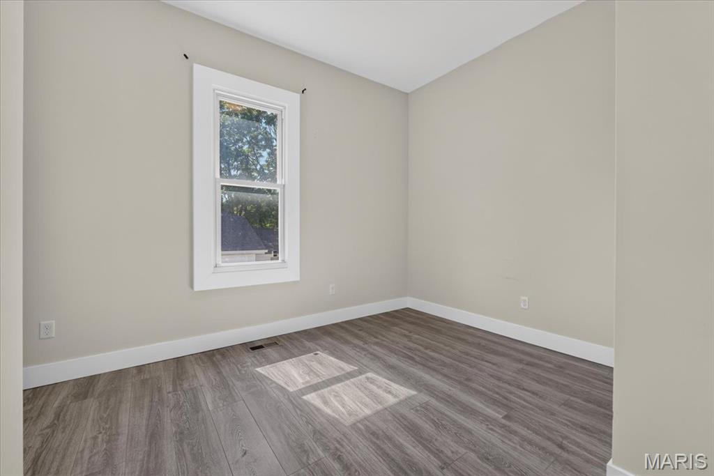 4840 Hamburg Avenue Property Photo 14