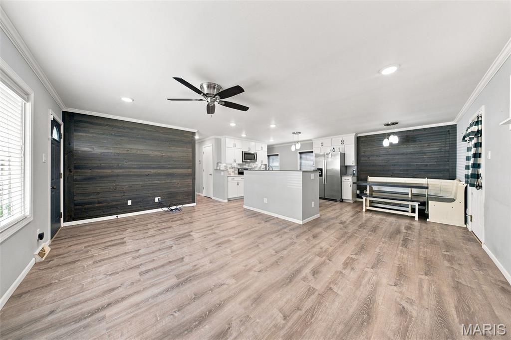18 King Drive Property Photo 3