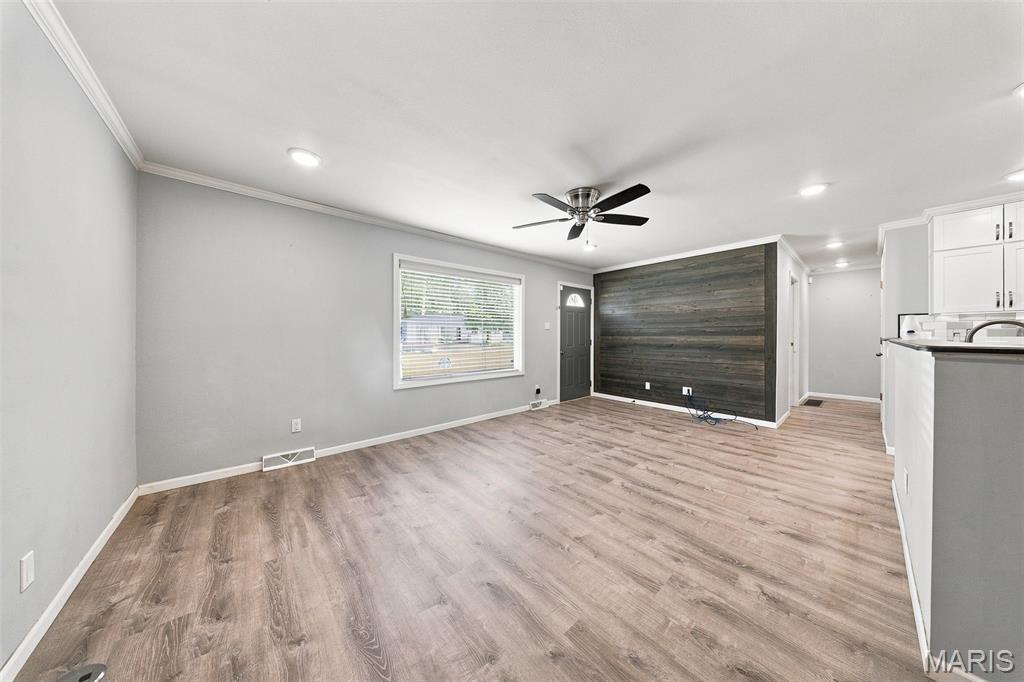 18 King Drive Property Photo 4