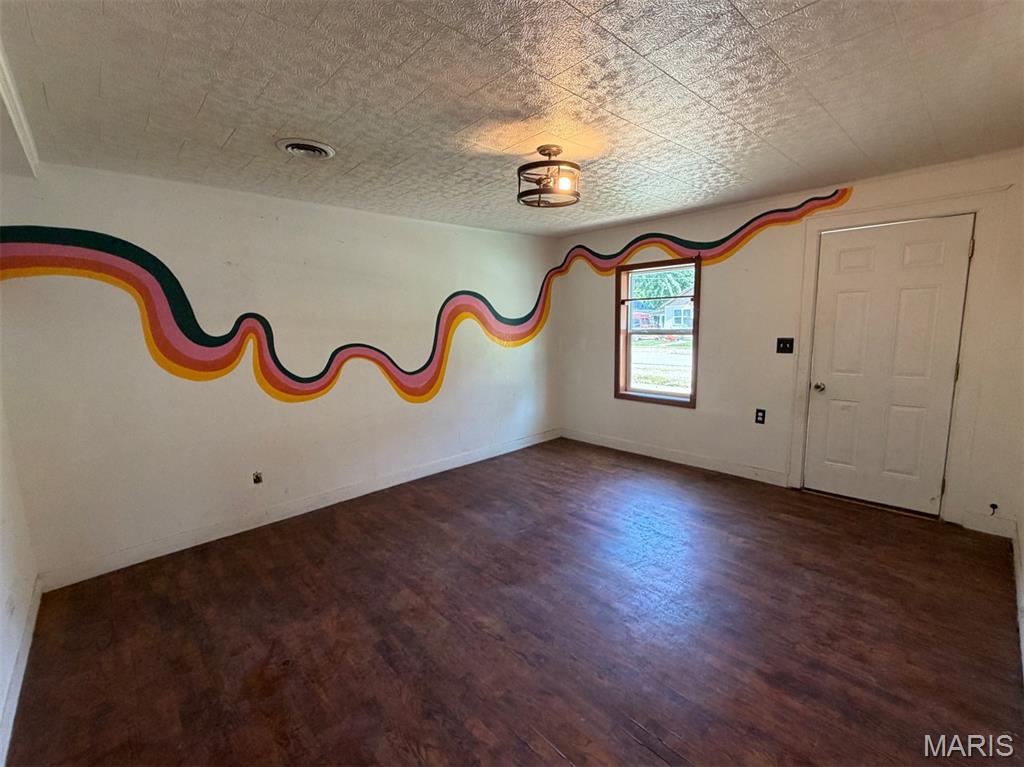 324 S Sassafrass Street Property Photo 9