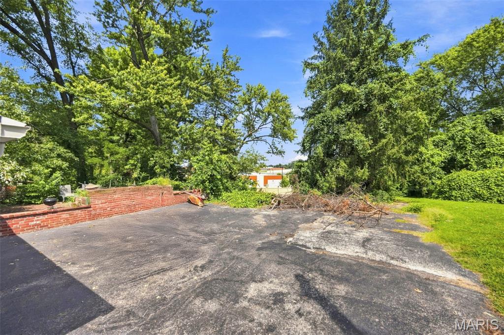 1536 N Elizabeth Avenue Property Photo 6