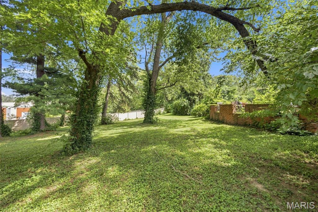 1536 N Elizabeth Avenue Property Photo 9