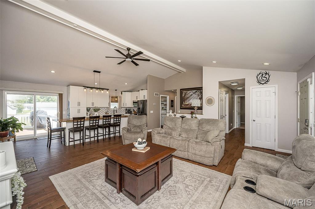 64 Robin Hood Drive Property Photo 2