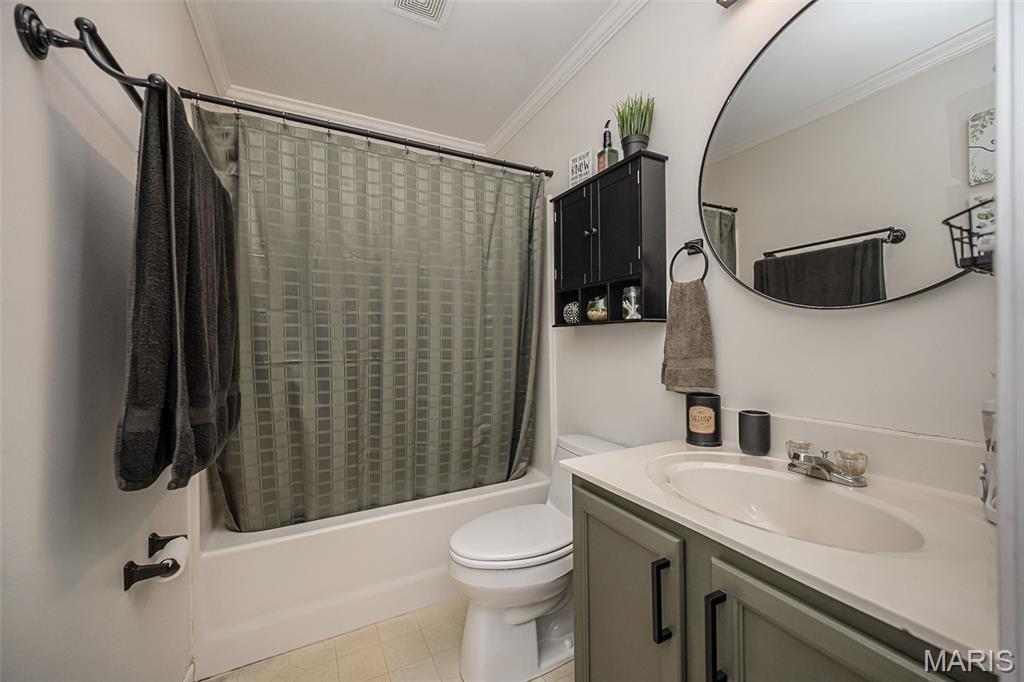 64 Robin Hood Drive Property Photo 9