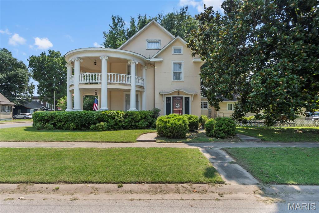 600 Carleton