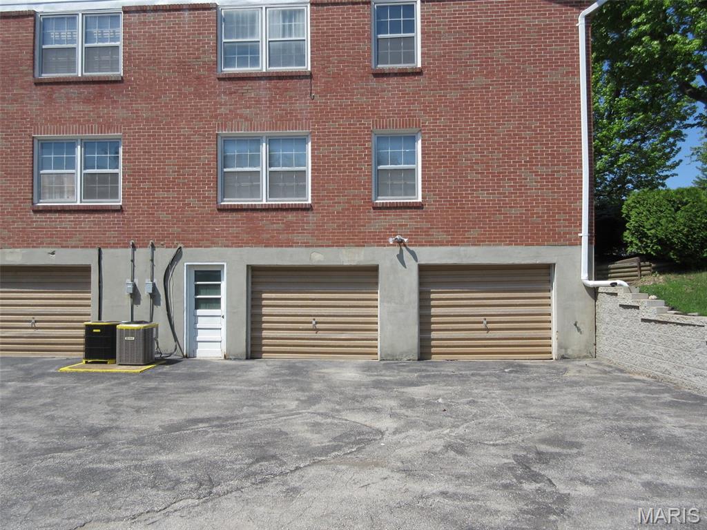 604 Thunderbird Court Property Photo 6