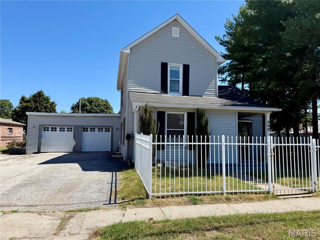 302 Broadway Property Photo 1