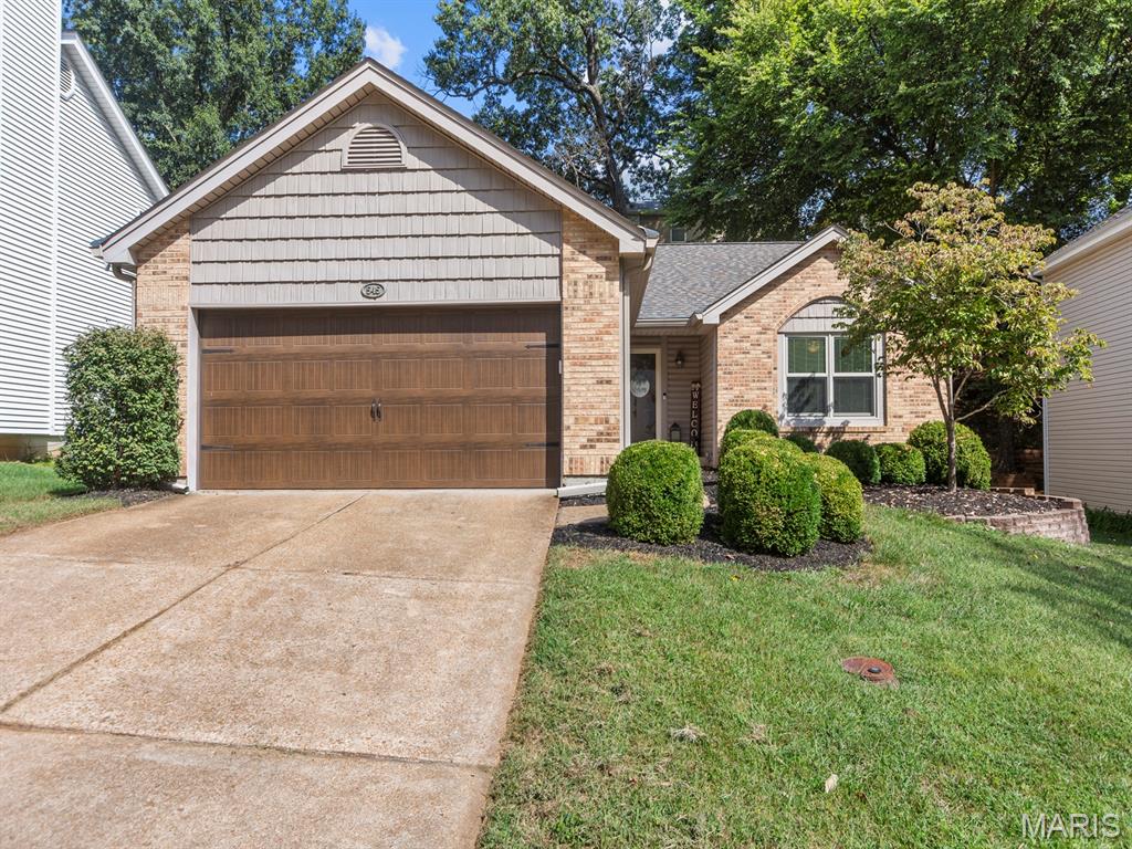 545 Woodlyn Crossing Property Photo 1