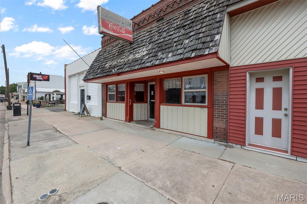 119 W Yoakum Avenue Property Photo 1