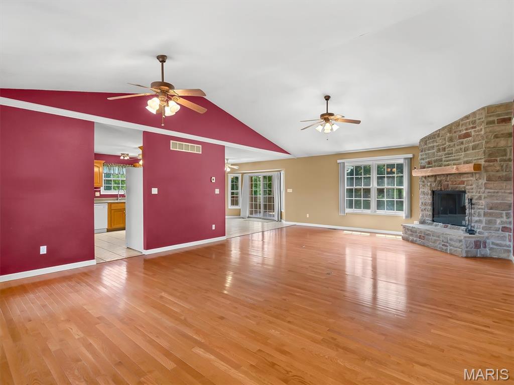114 E Ledge Rock Drive Property Photo 6