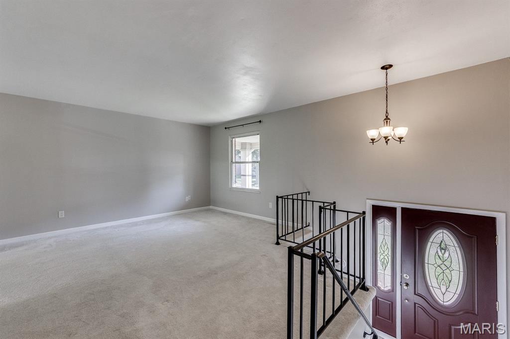 2728 Ashfield Drive Property Photo 2