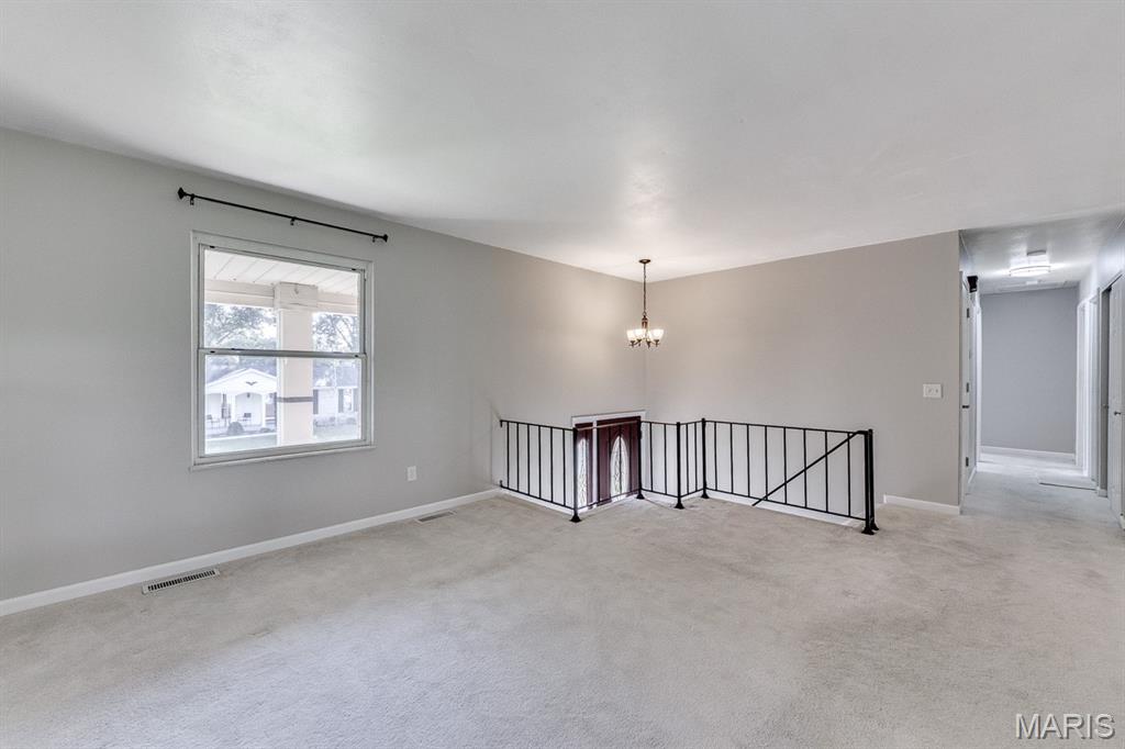 2728 Ashfield Drive Property Photo 3