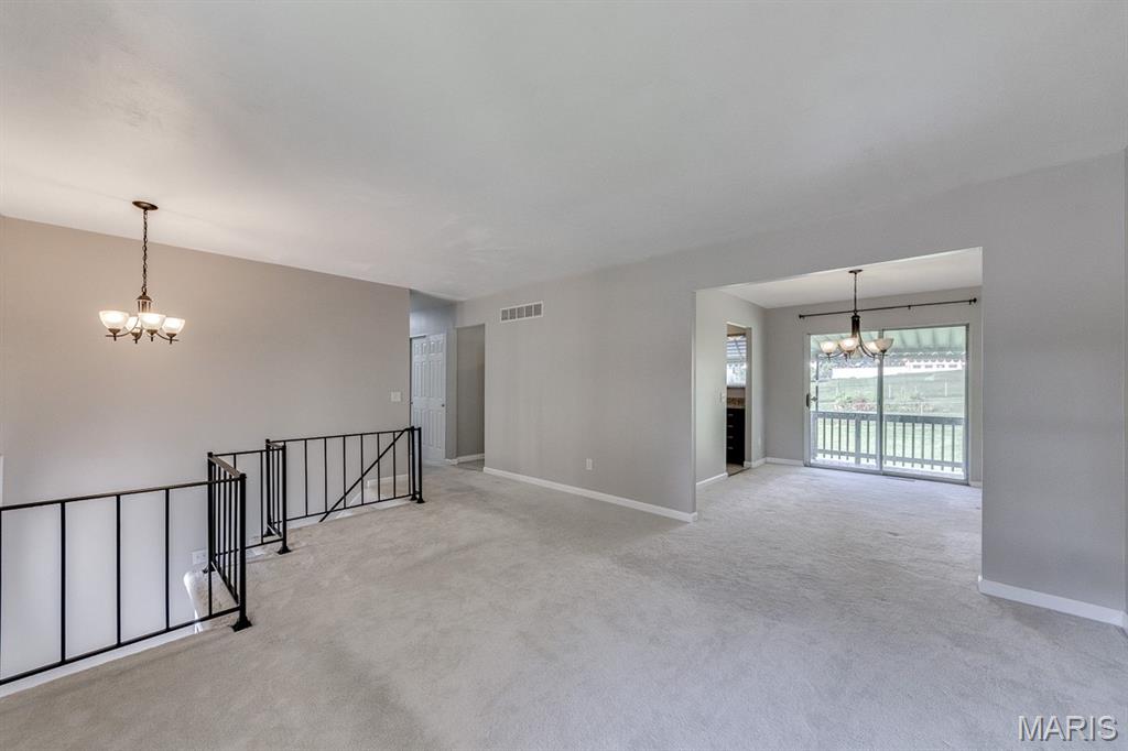 2728 Ashfield Drive Property Photo 4
