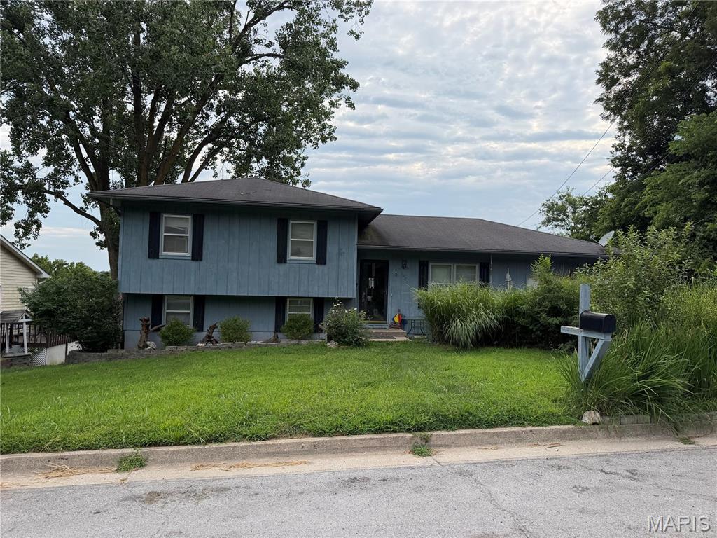 1001 Hilldell Drive