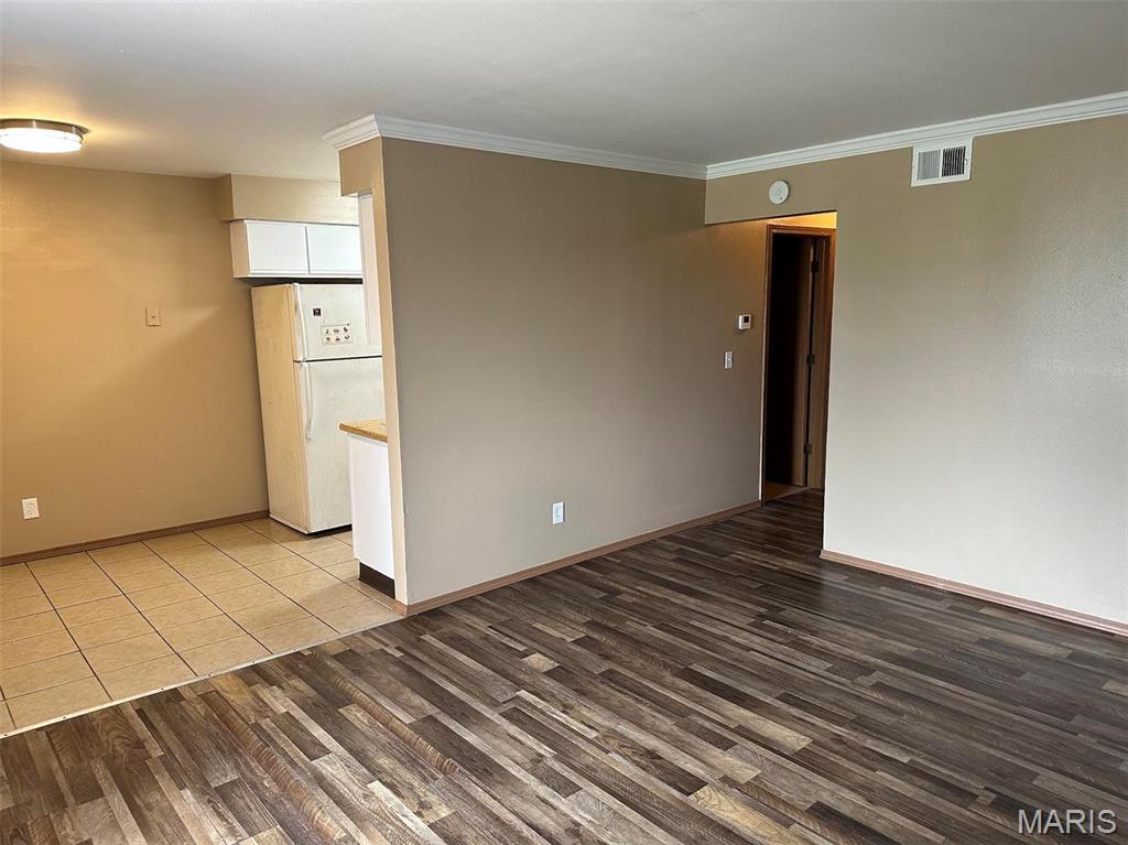 101 W 5th Street 2 Property Photo 2