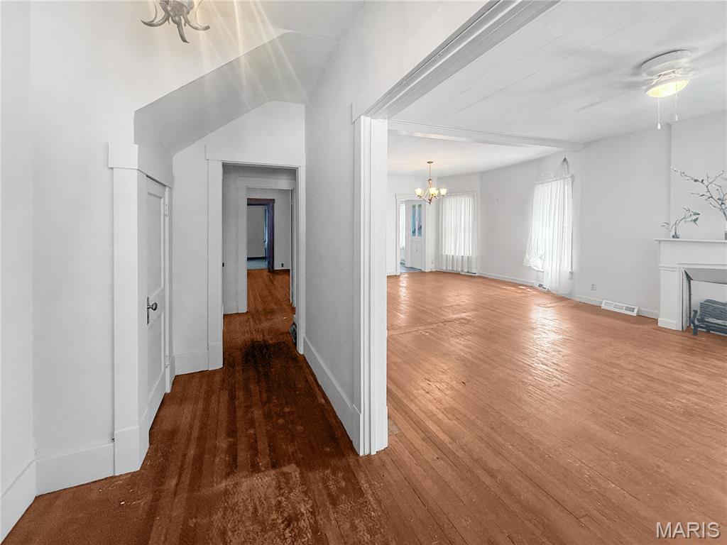 310 N Fifth Property Photo 2