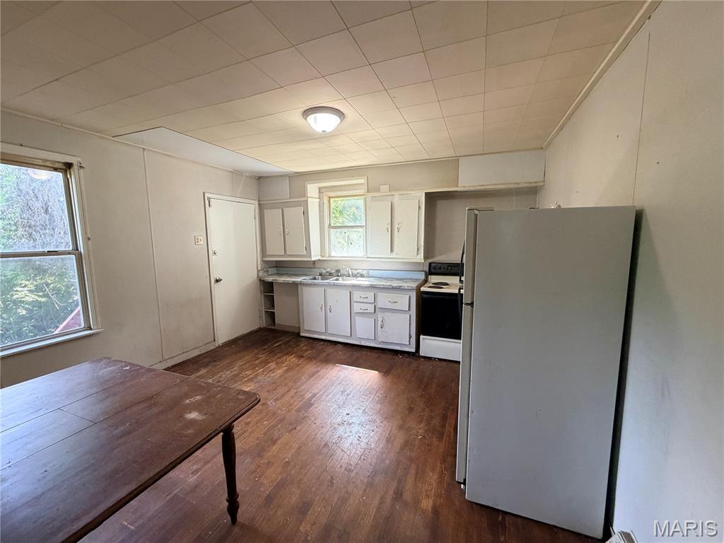 326 Midridge Drive Property Photo 2