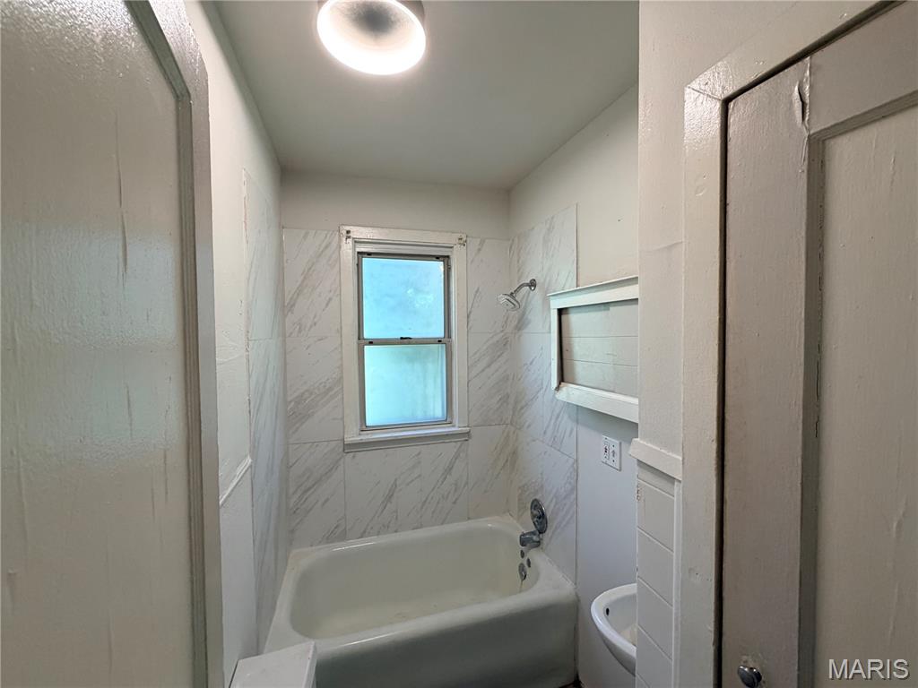 326 Midridge Drive Property Photo 4