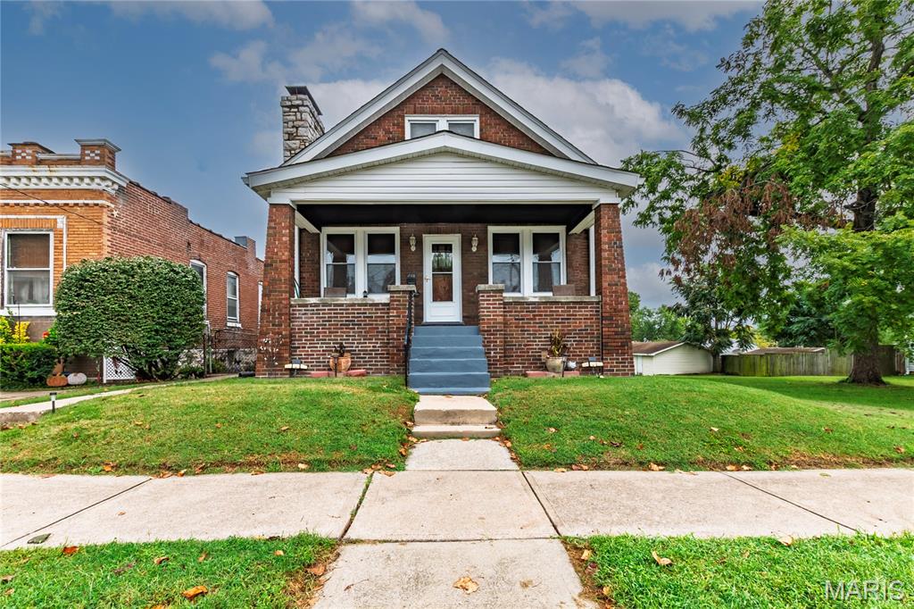 613 Waller Avenue Property Photo 1