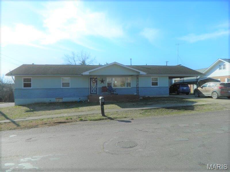 123 E 3rd Street Property Photo 2