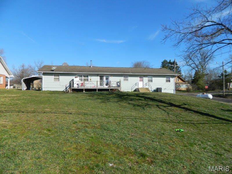 123 E 3rd Street Property Photo 6