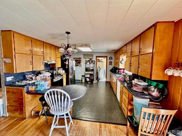 123 E 3rd Street Property Photo 17