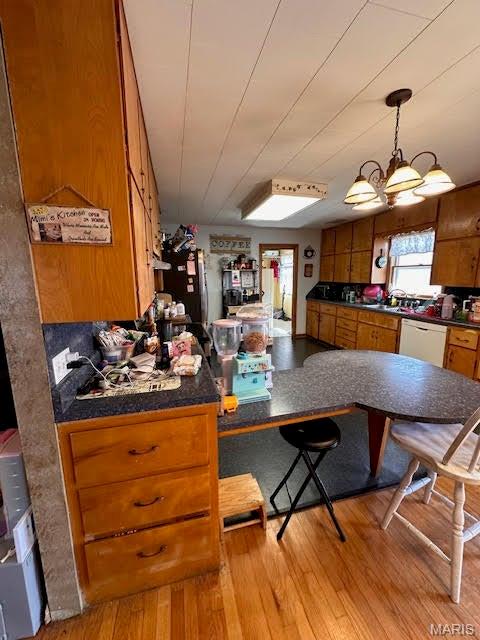 123 E 3rd Street Property Photo 19