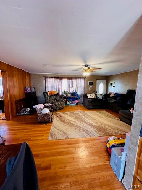 123 E 3rd Street Property Photo 20