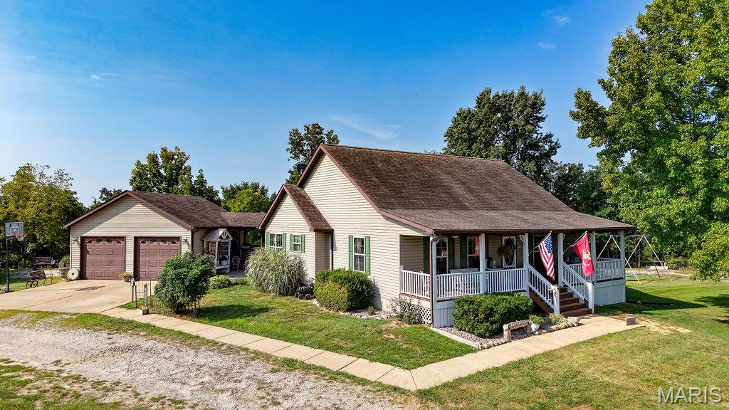 1865 Yellow Rock Road Property Photo 1