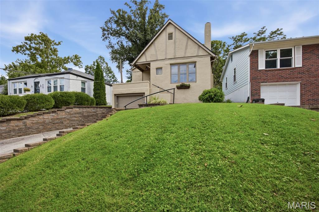 8748 Pine Avenue Property Photo 2