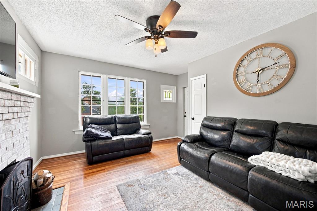 8748 Pine Avenue Property Photo 7