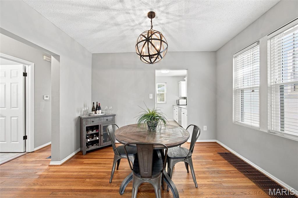 8748 Pine Avenue Property Photo 8