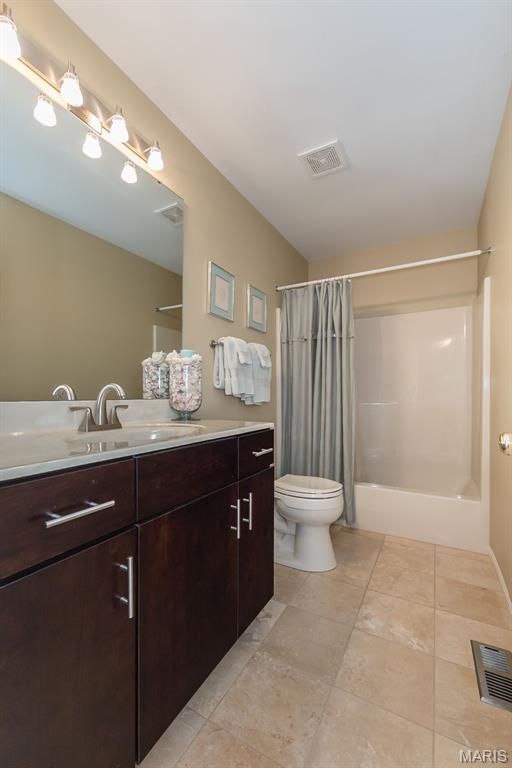 204 Hillsboro Court Property Photo 32