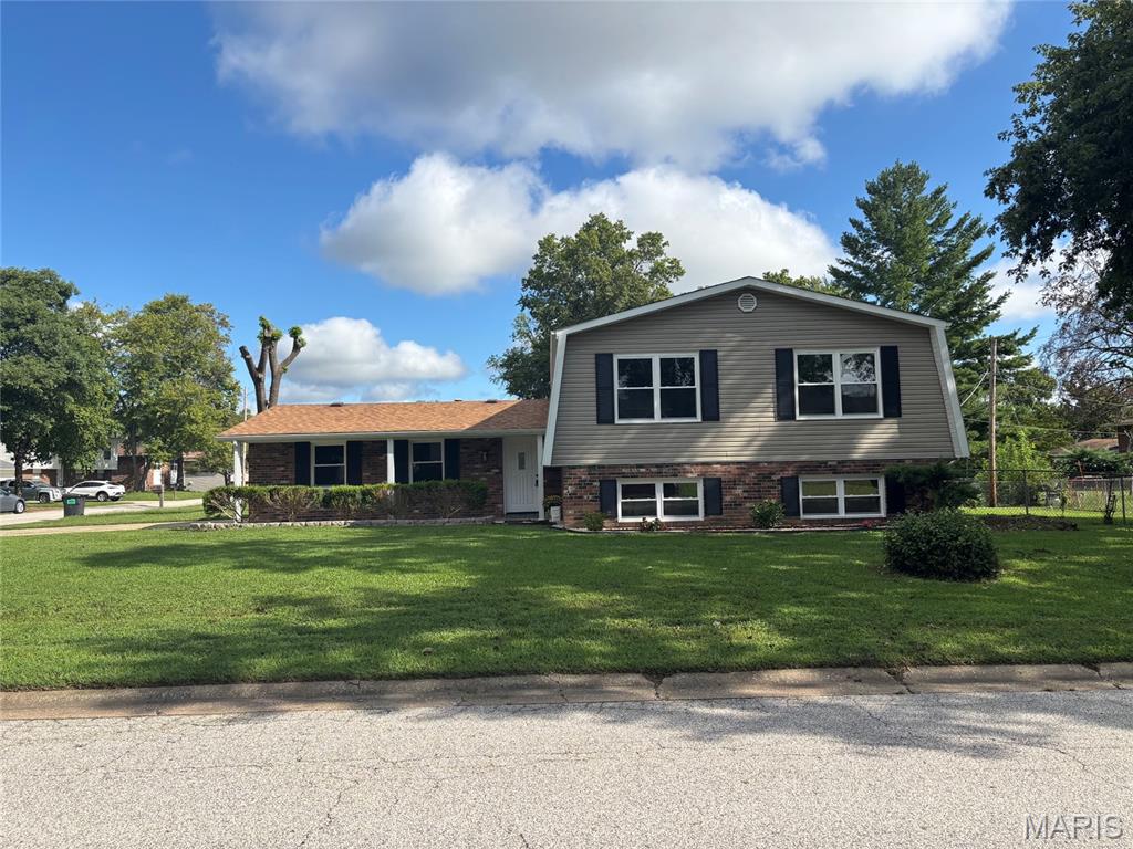 209 Orleans Drive Property Photo 3