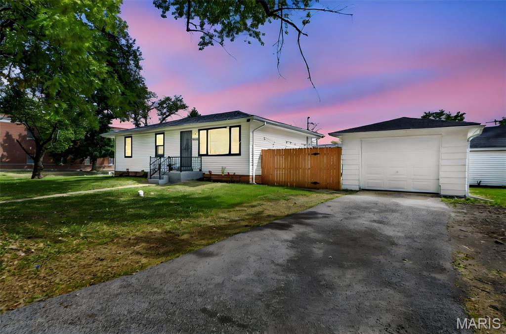 9984 Duke Drive Property Photo 1