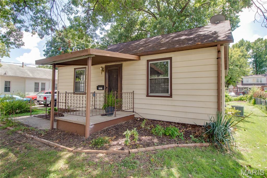 3423 Thomas Avenue Property Photo 2